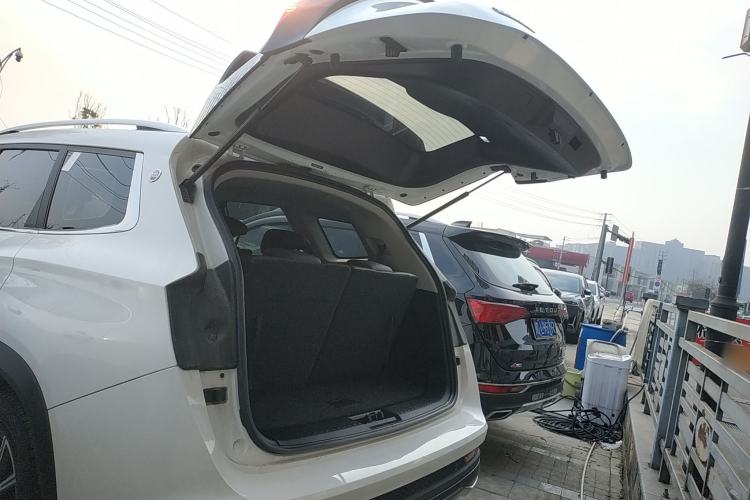 Used JETOUR X90 PLUS 2023 1.6TD DCT Villa 7-Seater
