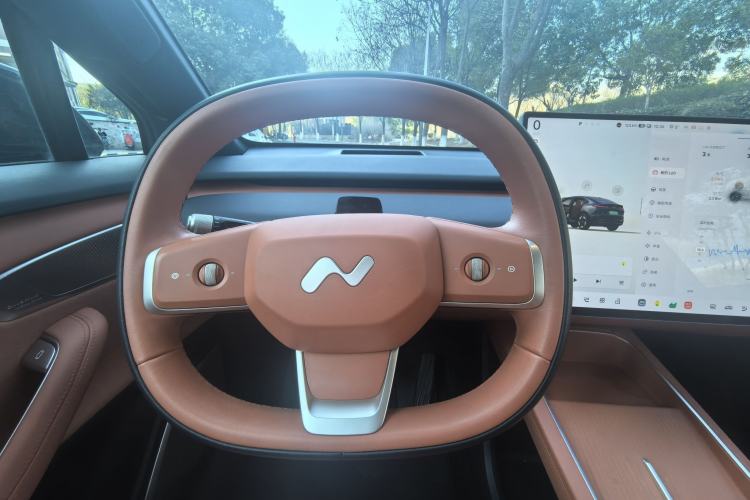 Used ONVO L60 2024 60 kWh All-Wheel Drive
