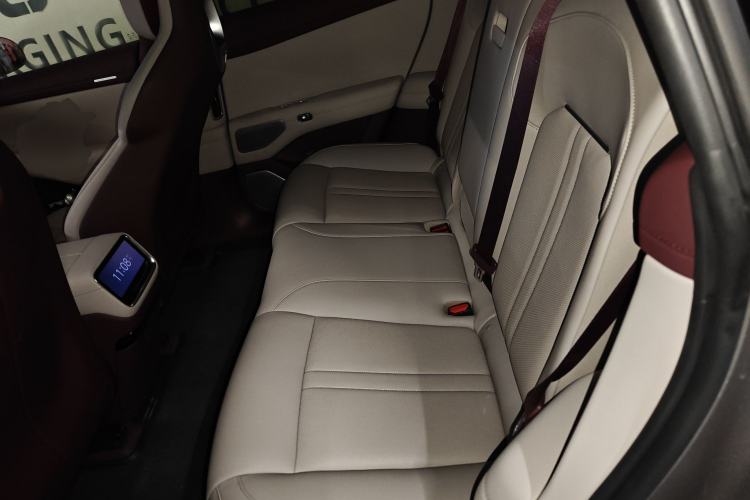 Used Xiaomi Auto YU7 2025 Ultra-Long Range High-Performance All-Wheel-Drive Max Edition
