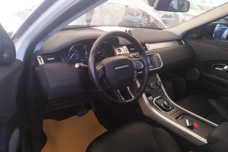 Used Land Rover Range Rover Evoque 2018 200PS PURE New Fashion Edition
