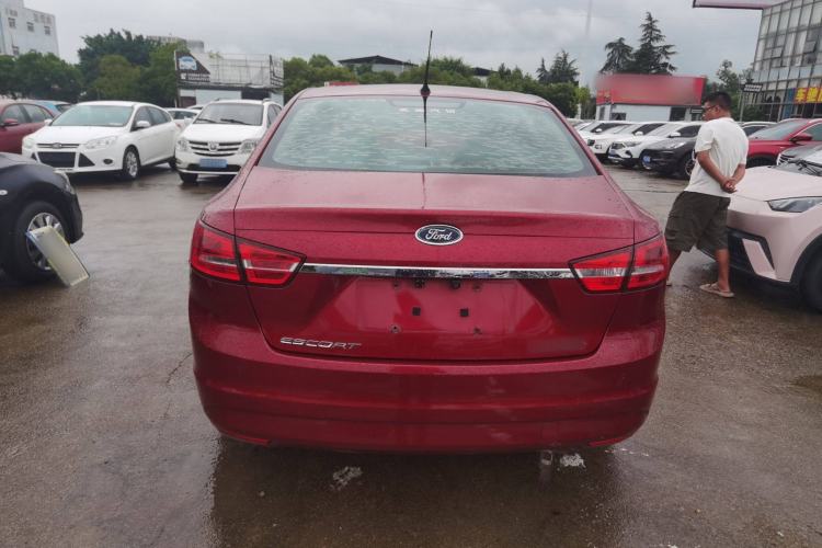 Used Ford Escort 2015 1.5L Manual Fashion Edition