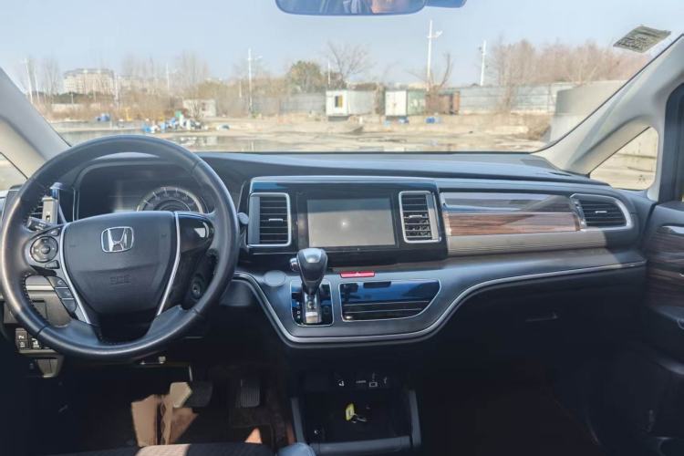 Used Honda Elysion 2016 2.4L Classic Edition
