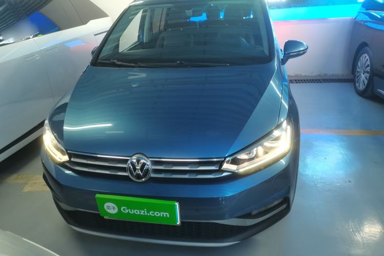 Used Volkswagen Touran 2018 Volkswagen Touran L 280TSI DSG Boundary Luxury Edition 7 Seats China VI Standard
