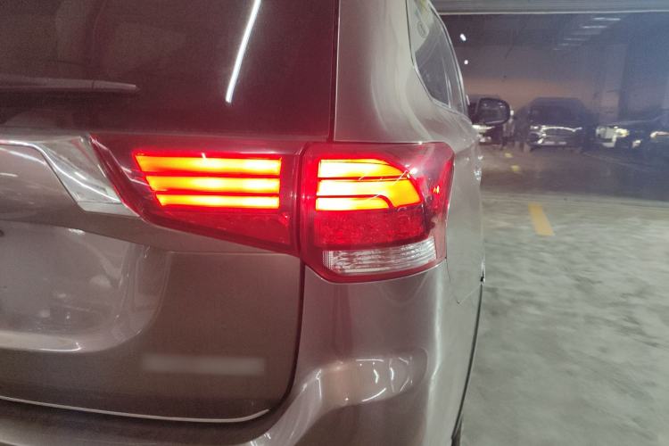 Used Mitsubishi Outlander 2016 2.4L 4x4 Elite Edition 5 Seats
