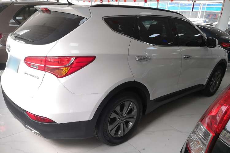Used Hyundai Santa Fe 2013 2.4L Automatic Two-Wheel Drive Smart Version
