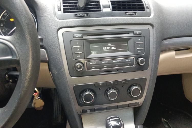 Used Skoda Octavia 2015 Classic Model 1.6L Automatic Yijie Version
