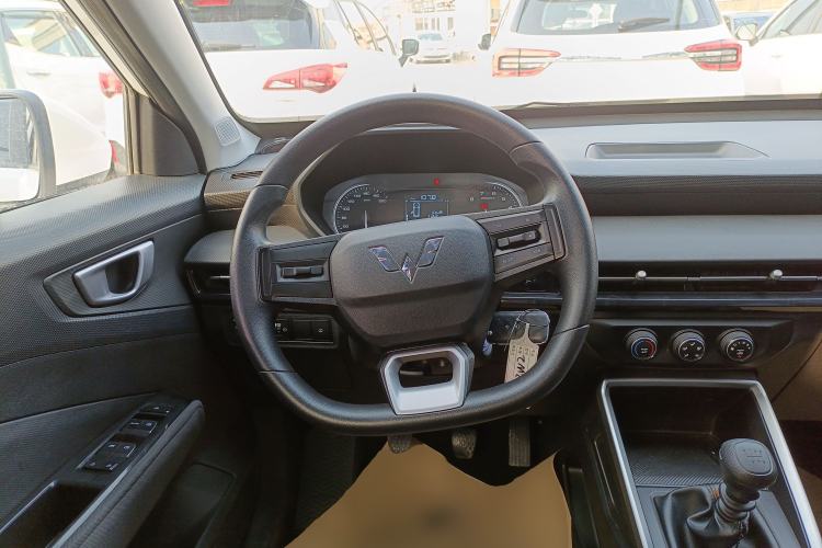 Used Wuling Alvez 2022 1.5L Manual Free-Style Model