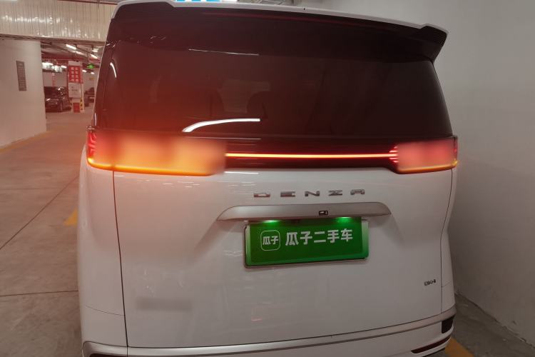 Used Denza D9 2022 DM-i 1040 Prestige Model