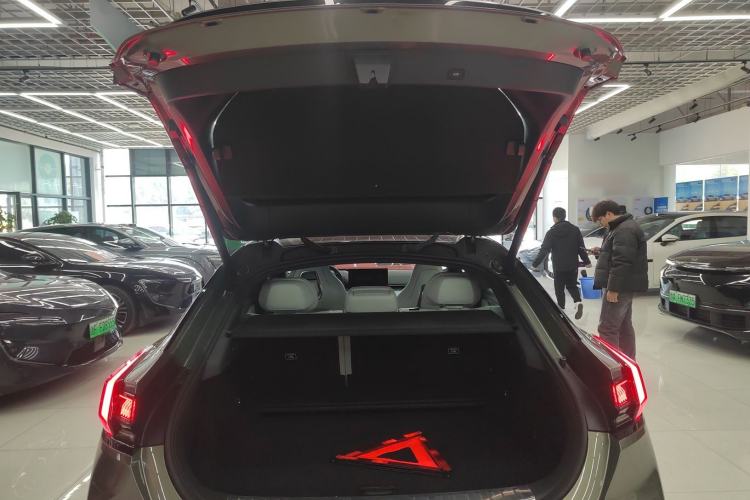 Used Zeekr 001 2024 WE Edition 100 kWh Rear-Drive
