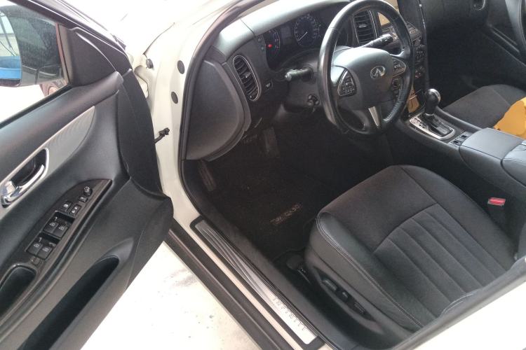 Used Infiniti QX50 2015 2.5L Comfort Edition
