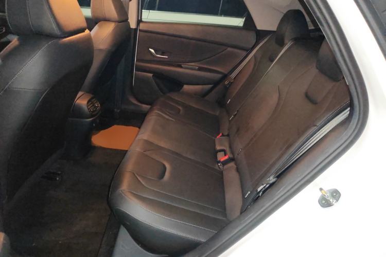 Used Hyundai Elantra 2023 1.5L CVT LUX Prestige Edition
