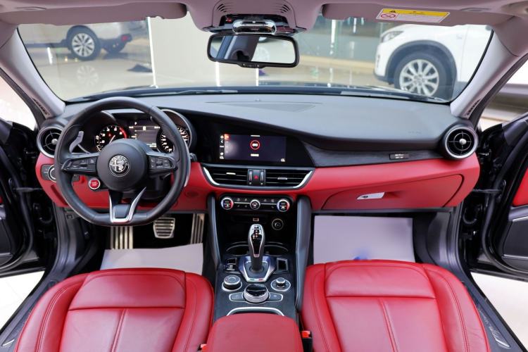 Used Alfa Romeo Giulia 2020 2.0T 280HP Track Edition Limited Release