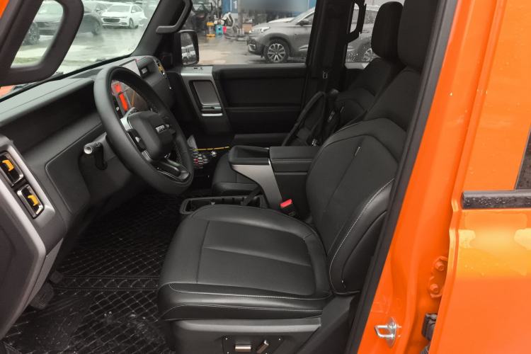 Used  V23 2025 401 Two-Wheel Drive Advanced Edition