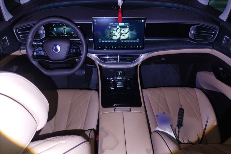 Used Denza D9 2024 DM-i 980 Four-Wheel Drive Prestige Model