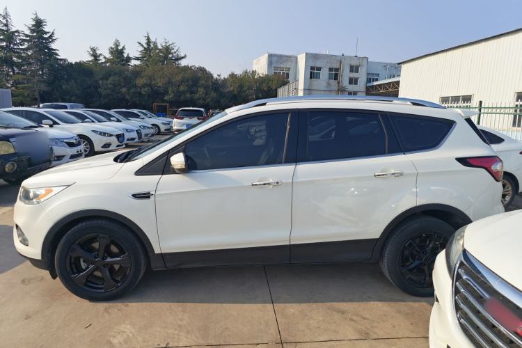 Used Ford Kuga 2018 EcoBoost 180 Two-Wheel-Drive Platinum Edition
