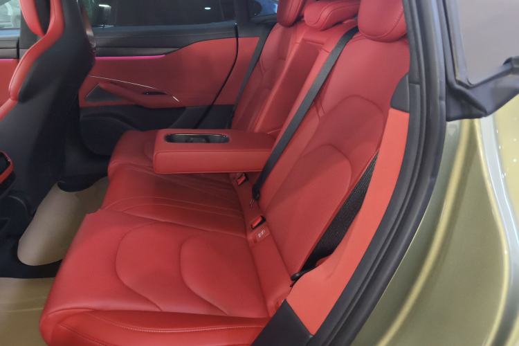 Used  SU7 2024 Four-Wheel Drive Ultra-Long Range Advanced Intelligent Driving Max Edition
