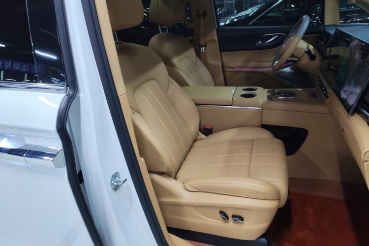 Used VOYAH Dream 2025 PHEV Four-Wheel Drive Prestige Kunpeng Edition
