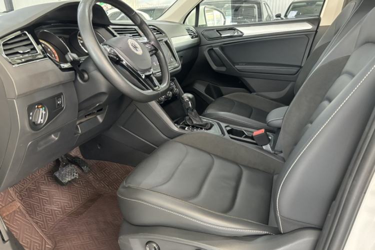 Used Volkswagen Tiguan L 2019 Revised 330TSI Automatic Two-Wheel Drive Smart & Luxury Edition China VI Standard
