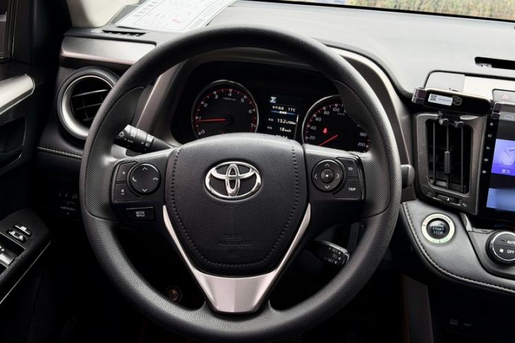 Used Toyota RAV4 2019 2.0L CVT Two-Wheel Drive Fashion X Limited Edition China V Standard