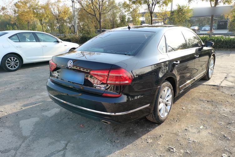 Used Volkswagen Passat 2017 330TSI DSG Luxury Edition

