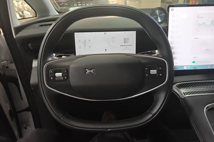 Used XPeng X9 2024 702 Ultra-Long Range Pro
