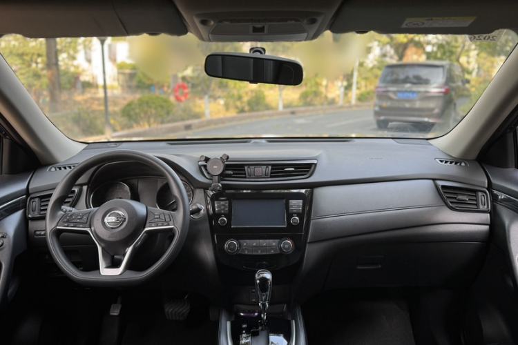 Used Nissan X-Trail 2017 2.0L CVT 7-Seater Comfort Edition 2WD
