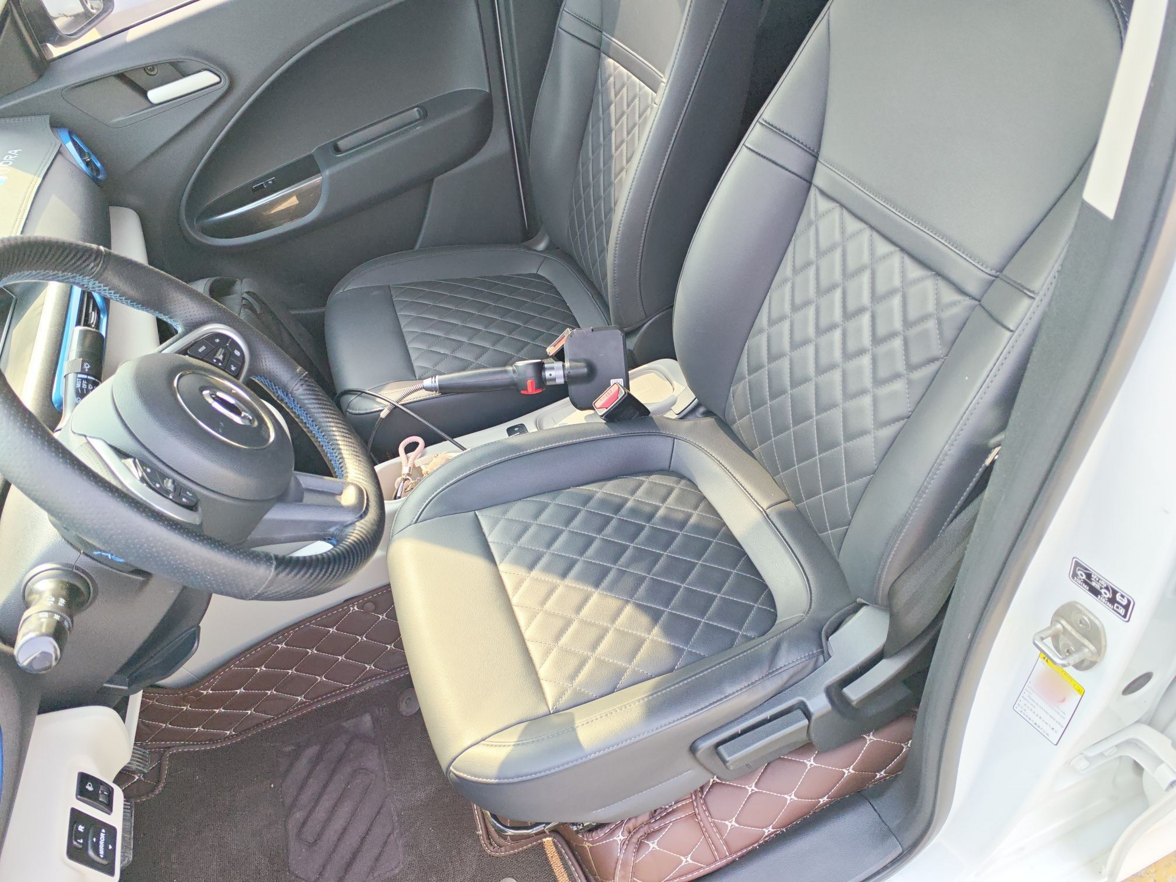 Переднее сиденье в автомобиле