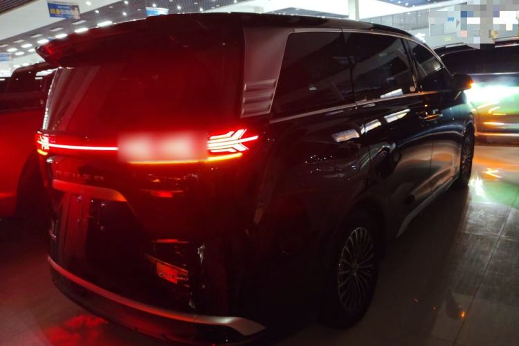 Used Denza D9 2022 DM-i 970 Four-Wheel Drive Prestige Model