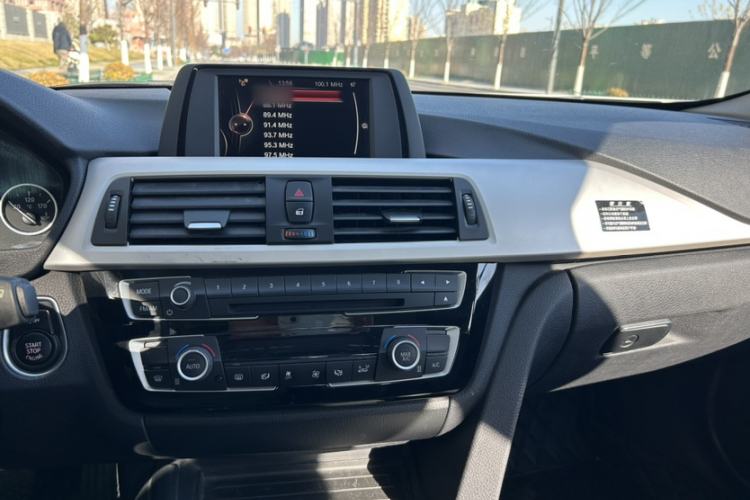 Used BMW 3 Series 2016 316i Fashion Model
