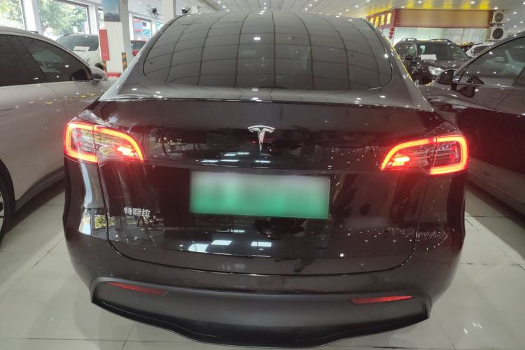 Used Tesla Model Y 2023 Rear-Wheel-Drive Version
