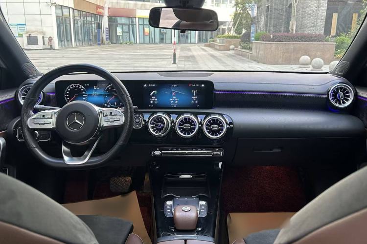 Used Mercedes-Benz A-Class 2022 Revised Version A 200 L Sport Sedan Fashionable Style
