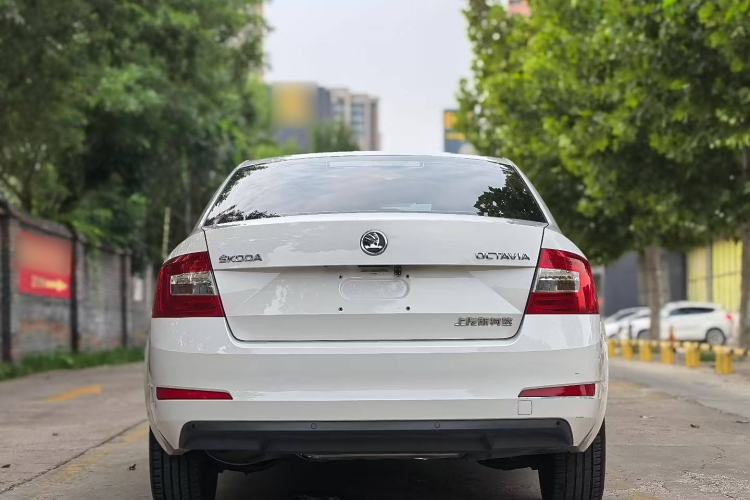 Used Skoda Octavia 2017 Classic Model 1.6L Automatic Comfort Edition
