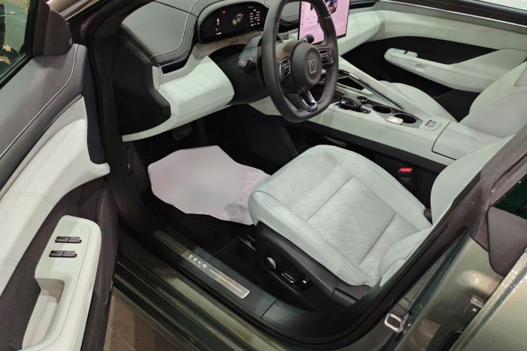 Used Zeekr 001 2025 WE Edition 100 kWh Rear-Wheel Drive
