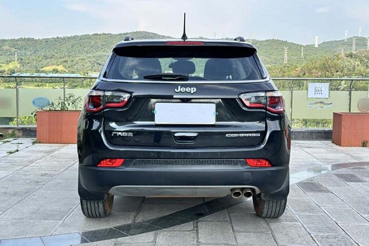 Used  Compass 2019 220T Automatic Family Edition
