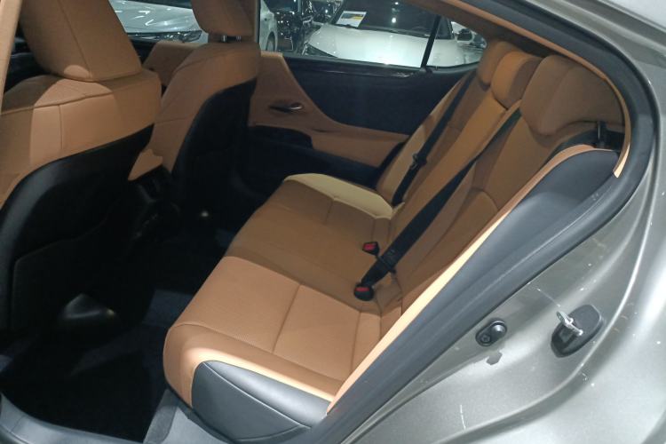 Used Lexus ES 2022 200 Excellence Edition
