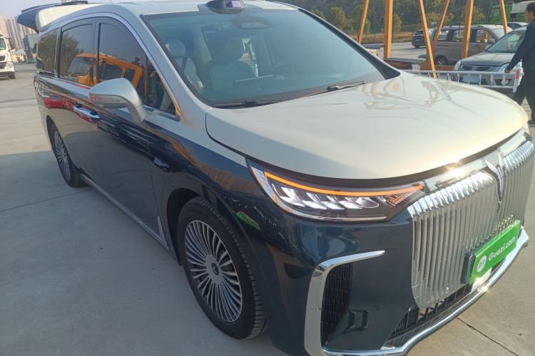Used VOYAH Dream 2025 PHEV Four-Wheel-Drive Flagship Version – Qiankun Edition
