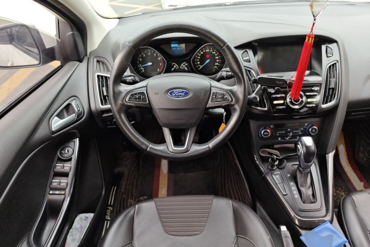 Used Ford Focus 2015 Hatchback EcoBoost 125 Automatic Supreme Style Edition
