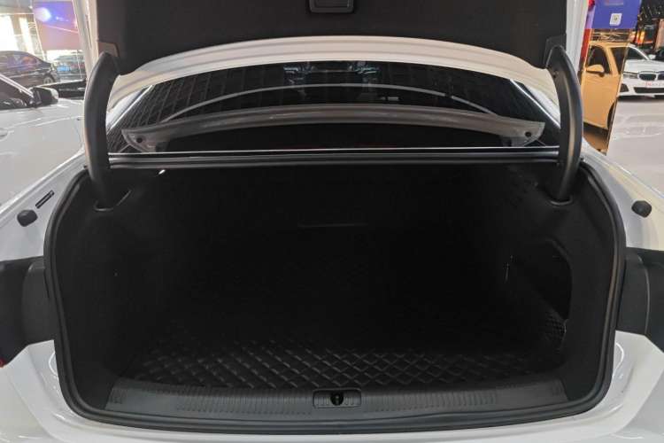 Used Audi A4L 2022 40 TFSI Fashion Dynamic Model
