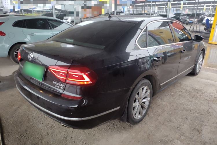 Used Volkswagen Passat 2017 330TSI DSG Luxury Edition
