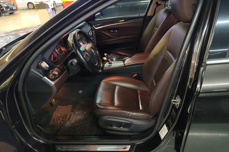 Used BMW 5 Series 2014 525Li Luxury Design Package
