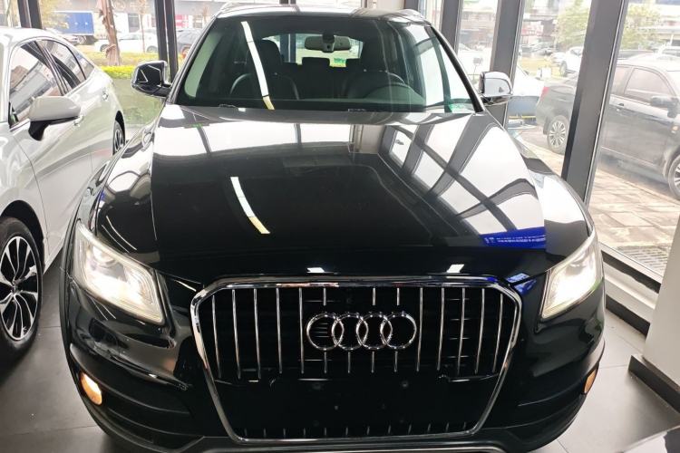 Used Audi Q5 2017 Plus 40 TFSI Technology Model
