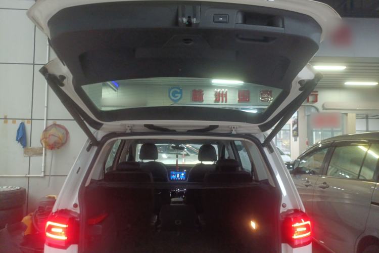 Used Volkswagen Touran 2016 Volkswagen Touran L 280TSI DSG Luxury Edition
