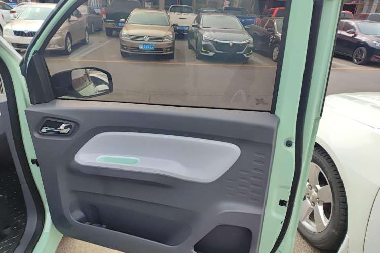 Used Wuling Hongguang MINIEV 2021 Macaron Premium Model – Lithium-NMC
