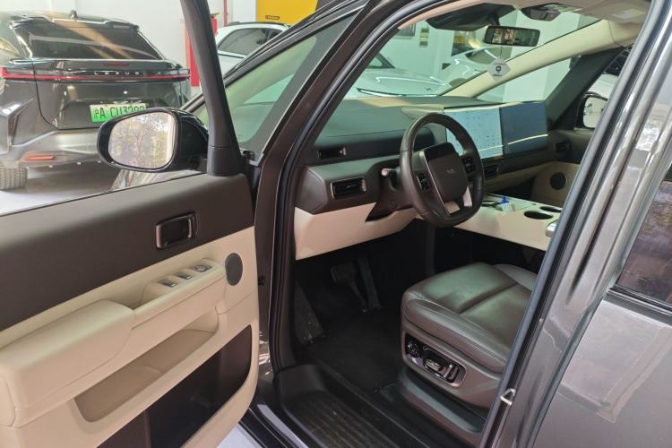 Used Li Auto MEGA 2024 Ultra Model