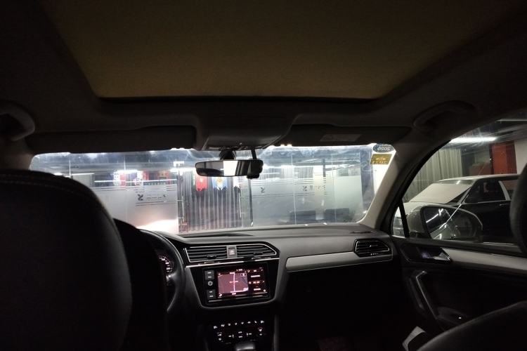 Used Volkswagen Tiguan L 2019 330TSI Automatic Two-Wheel Drive Smart Luxury Version China V Emission Standard