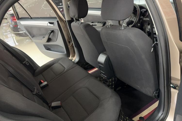 Used Volkswagen Bora 2014 1.6L Manual Fashion Edition
