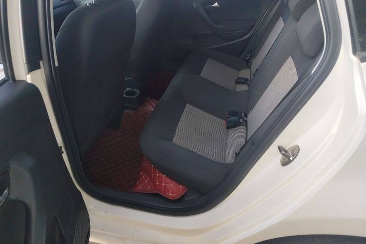 Used Volkswagen Polo 2014 1.4L Manual Fashion Edition
