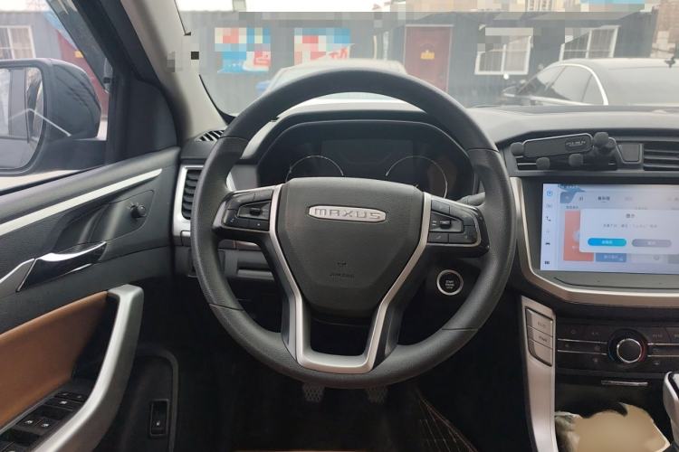 Used SAIC MAXUS T70 2021 2.0T Diesel Manual Two-Wheel-Drive Elite Version with Long Bed and High Ground Clearance