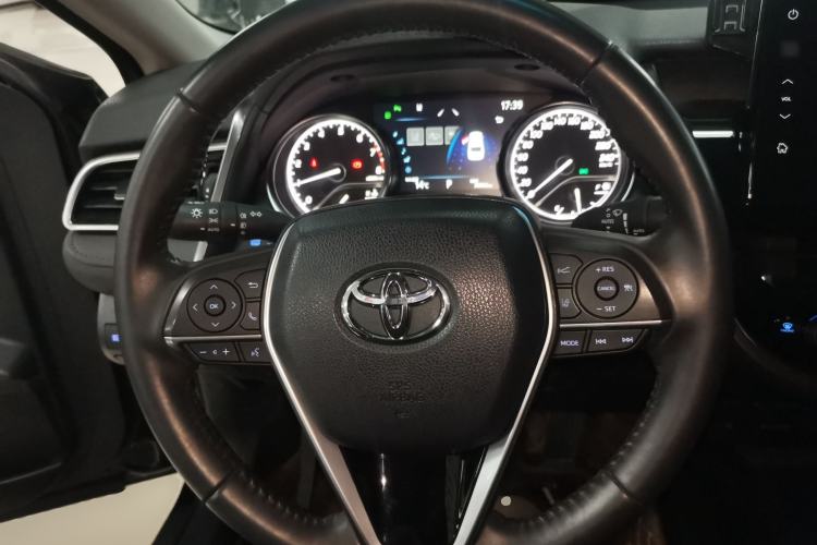 Used Toyota Camry 2023 2.0G Luxury Edition
