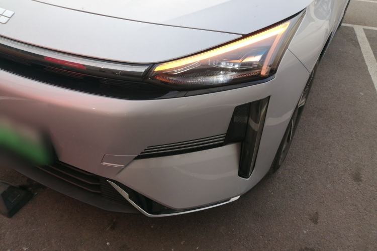 Used  L6 2025 EM-i 140km Starship Edition
